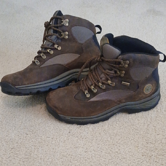Timberland Outdoor Performance Gore-Tex Boots - Picture 4 of 9